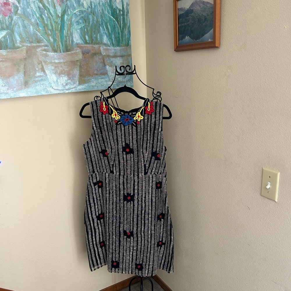 Vie La Vie size 8 Silk Dress